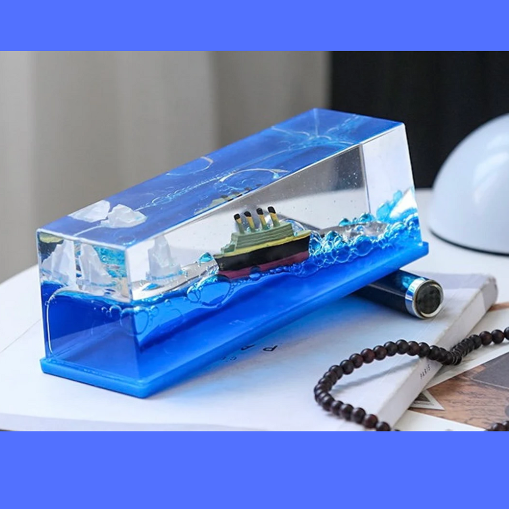 Titanic Unsinkable Fluid Drift Bottle – Acrylic Cruise Ship Decor